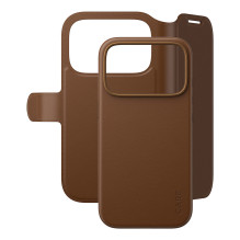 CARE by PanzerGlass Tango 2-in-1 Wallet Case Braun m. „MagSafe iPhone 17 Pro“.