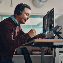 HP Poly Voyager Focus 2-M USB-CC ausinės su USB-C / A adapteriu, įkrovimo stovas HP Poly Voyager Focus 2-M USB-CC ausinės su USB-C / A adapteriu, įkrovimo stovas