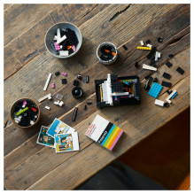 LEGO Ideas Polaroid OneStep SX-70 Camera