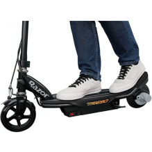 Razor Power Core E90 juodas Razor Power Core E90 juodas