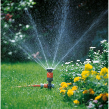 Gardena Comfort Kreisregner Vario auf Spike Gardena Comfort Kreisregner Vario auf Spike