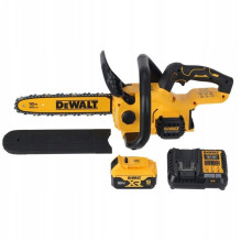 Cordless chainsaw Dewalt, with battery and charger Cordless chainsaw Dewalt, with battery and charger