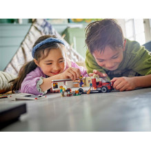 LEGO® miesto atostogų nuotykių kemperis, 385 vnt. LEGO® miesto atostogų nuotykių kemperis, 385 vnt.