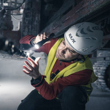 Ledlenser P7R juodas rankinis žibintuvėlis LED