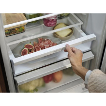 Šaldytuvas ELECTROLUX E7MNAE19S