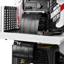 Thermaltake TT Premium PCI-E 3.0 Extender 300mm AC-045-CN1OTN-C1 Thermaltake TT Premium PCI-E 3.0 Extender 300mm AC-045-CN1OTN-C1