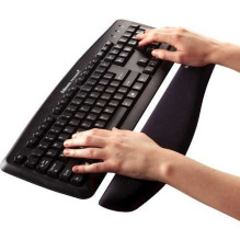 Fellowes klaviatūros riešo atrama PlushTouch, juoda