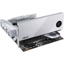 „Asus Hyper M.2 X16 Gen4“ plokštė