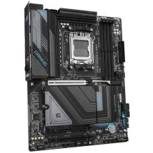„Gigabyte X870 GAMING X WiFi7“ pagrindinė plokštė