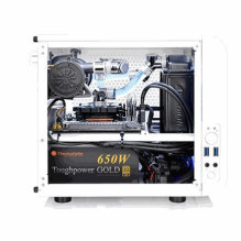 „Thermaltake Core V1“ sniego šoninis langas