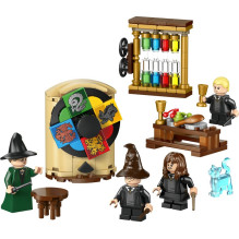 Konstruktorius LEGO® Harry Potter™ pilis 76460, 124 vnt. Konstruktorius LEGO® Harry Potter™ pilis 76460, 124 vnt.