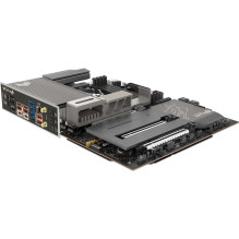 Sapphire NITRO+ X870EA WIFI7 black / silver Sapphire NITRO+ X870EA WIFI7 black / silver