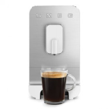 Kavos Aparatas - SMEG BCC11WHMEU 1,4L Vandens Bakas, 19 Bar Slėgis, Balta Kavos Aparatas - SMEG BCC11WHMEU 1,4L Vandens Bakas, 19 Bar Slėgis, Balta