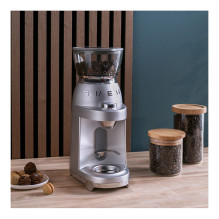 SMEG Kaffeemühle 50s Style CGF02SSEU *silber* SMEG Kaffeemühle 50s Style CGF02SSEU *silber*