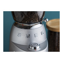 SMEG Kaffeemühle 50s Style CGF02SSEU *silber* SMEG Kaffeemühle 50s Style CGF02SSEU *silber*
