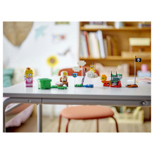 LEGO Super Mario Adventures with Interactive Peach