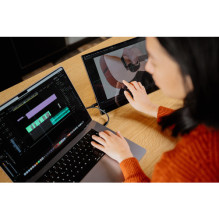 Verbatim PMT-17 4K Portable Touchscreen Monitor 17.3" 4K UHD Verbatim PMT-17 4K Portable Touchscreen Monitor 17.3" 4K UHD