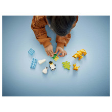 LEGO DUPLO Wild Animal Families: Penguins &amp; Lions