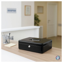 Cash box size 4 black