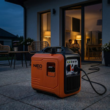 NEO TOOLS inverter generator 2000 W, orange / black NEO TOOLS inverter generator 2000 W, orange / black