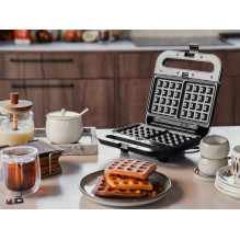 Lafe 47899 4 viename „SnackMaster“ sumuštinių keptuvė, juoda