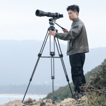 Stovas - Ulanzi VideoFast Heavy Duty Tripod Kit (Carbon Fiber, 25 kg, 64-149.5 cm) Stovas - Ulanzi VideoFast Heavy Duty Tripod Kit (Carbon Fiber, 25 kg, 64-149.5 cm)