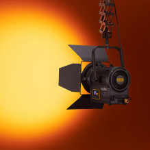 Lighting device - Godox F7 300R 300W LED Fresnel Light 1800K-10000K Full Color