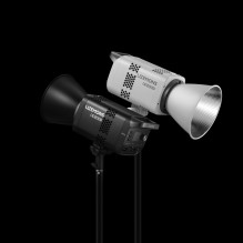 LED video light source - Godox LE200D black, 220 W, 5,600 K, COB LED, Bowens connector, CRI 96, 0-100% brightness adjust