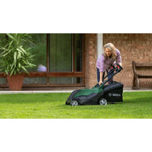 Italeri Bosch lawn mower AdvancedRotak 40-650 (green / black, 1,800 watts) Italeri Bosch lawn mower AdvancedRotak 40-650 (green / black, 1,800 watts)