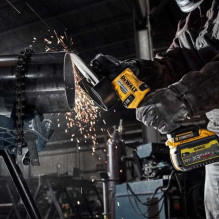 DeWALT DeWALT DCG440N-XJ kampinis šlifuoklis 18 cm 2,6 kg DeWALT DeWALT DCG440N-XJ kampinis šlifuoklis 18 cm 2,6 kg
