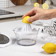 Salter BW12004WEU7 4-In-1 Citrus Juicer Salter BW12004WEU7 4-In-1 Citrus Juicer