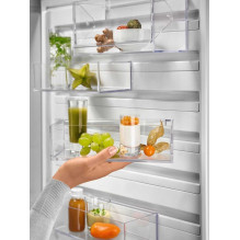 „Electrolux LNC7ME32X3“ „Electrolux LNC7ME32X3“