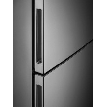 „Electrolux LNC7ME32X3“ „Electrolux LNC7ME32X3“