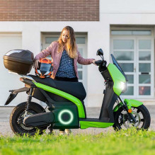 „Qoltec“ įkroviklis el. dviračiui, elektriniam paspirtukui 36V / 42V, 2A (50761)