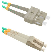 Qoltec Optinis jungiamasis laidas LC / UPC- SC / UPC MM 50 / 125 OM4 1m