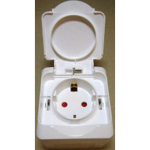 Schneider SOCKET SINGLE IP44 WHITE CEDAR+