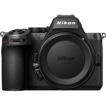 Nikon Z5 II juodas