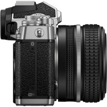 Nikon Z fc + 28 mm F / 2,8 (SE) rinkinys