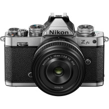 Nikon Z fc + 28 mm F / 2,8 (SE) rinkinys