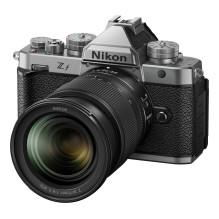 Nikon Z f + 24-70mm Silver Nikon Z f + 24-70mm Silver