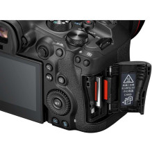 Canon EOS R6 Mark III + RF 24-105mm F4-7.1 IS STM Canon EOS R6 Mark III + RF 24-105mm F4-7.1 IS STM