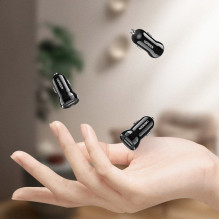Ugreen Ugreen automobilinis įkroviklis 2x USB 24W 4.8 A (2x 2.4 A) juodas (50875) Juoda