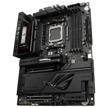 Asus ROG Crosshair X870E Tamsus herojus