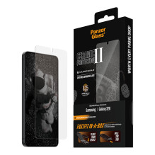 „PanzerGlass ®“ keraminė ekrano apsauga „Samsung Galaxy S26“, itin plataus kampo su „Fastfit“ tvirtinimu, dėžutėje