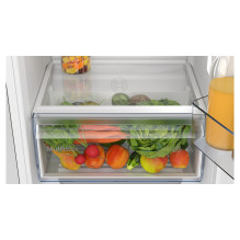 Bosch Serie 2 KIL22NSE0 kombinuotas šaldytuvas Bosch Serie 2 KIL22NSE0 kombinuotas šaldytuvas