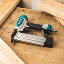 Makita AF506 vinių / segtukų pistoletai Pneumatiniai