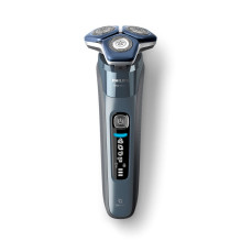 Philips SHAVER Series 7000 S7882 / 55 Wet and dry electric shaver, cleaning pod &amp; pouch