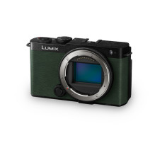 Panasonic Lumix DC-S9 Body...