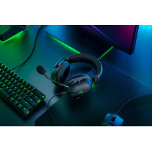 „Razer Blackshark V2“ ausinės su laidine galvute, žaidimų apyranke, juoda, žalia