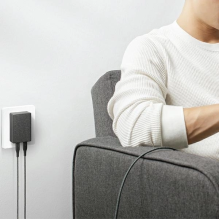 Uniq Votre Slim Duo 20W USB-C USB-A wall charger - black